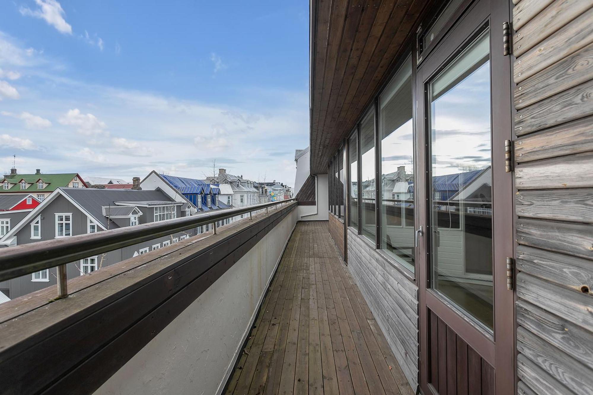 Penthouse Apt On The Shopping Street-Free Parking Reykjavik Ngoại thất bức ảnh