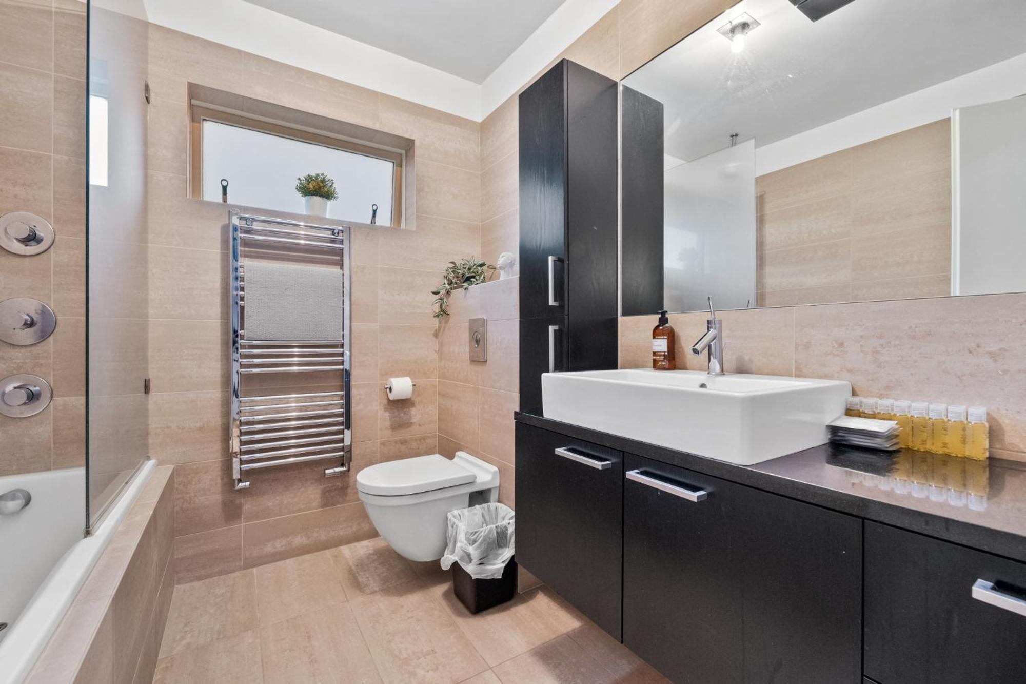 Penthouse Apt On The Shopping Street-Free Parking Reykjavik Ngoại thất bức ảnh