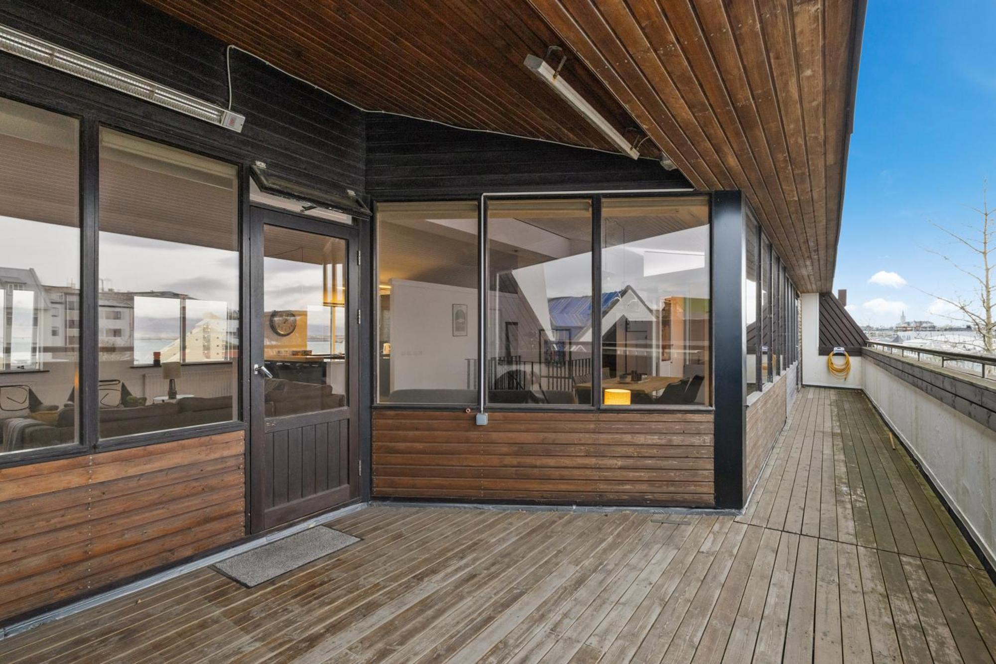 Penthouse Apt On The Shopping Street-Free Parking Reykjavik Ngoại thất bức ảnh